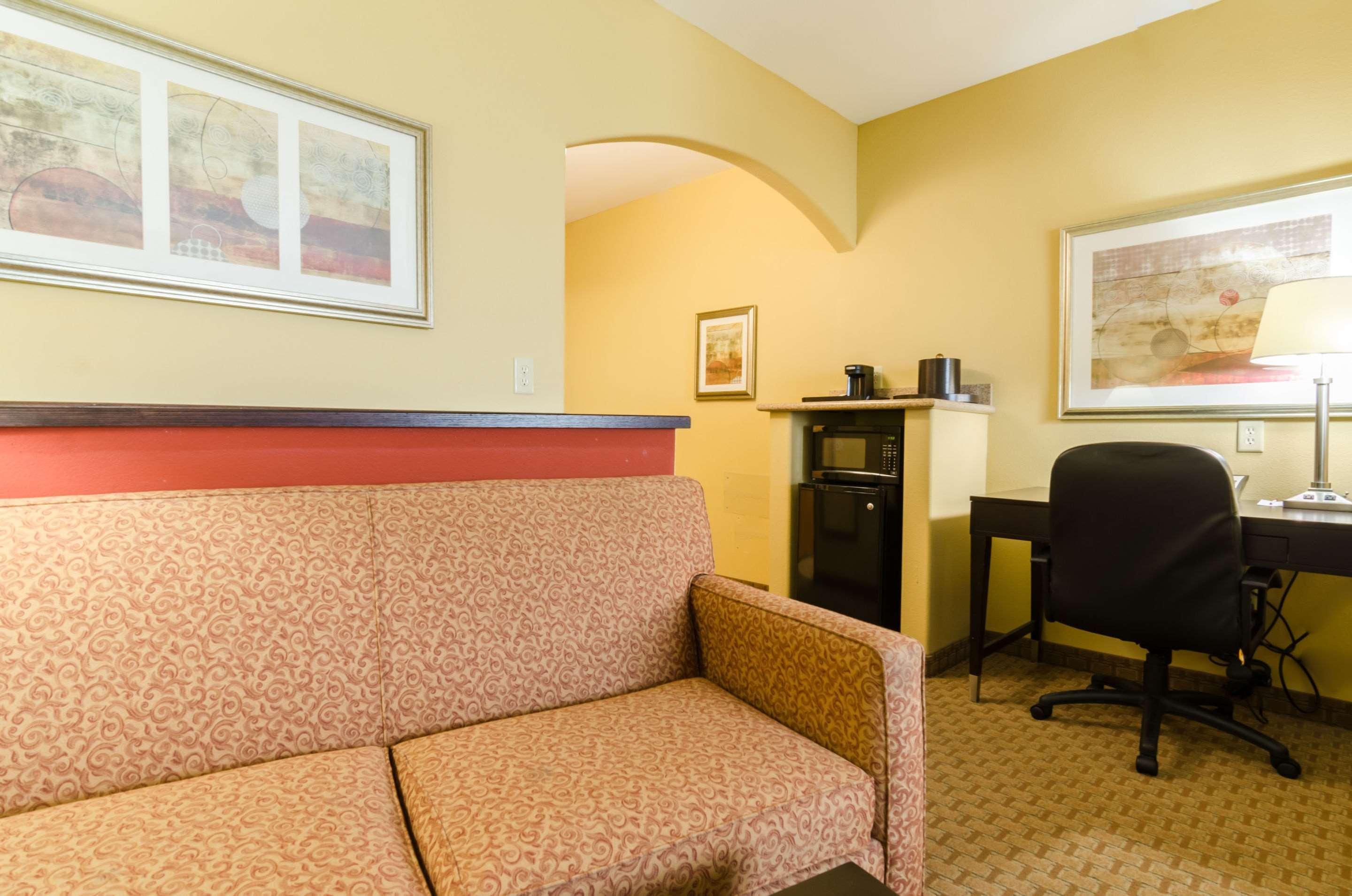 Comfort Suites Salina South Kültér fotó