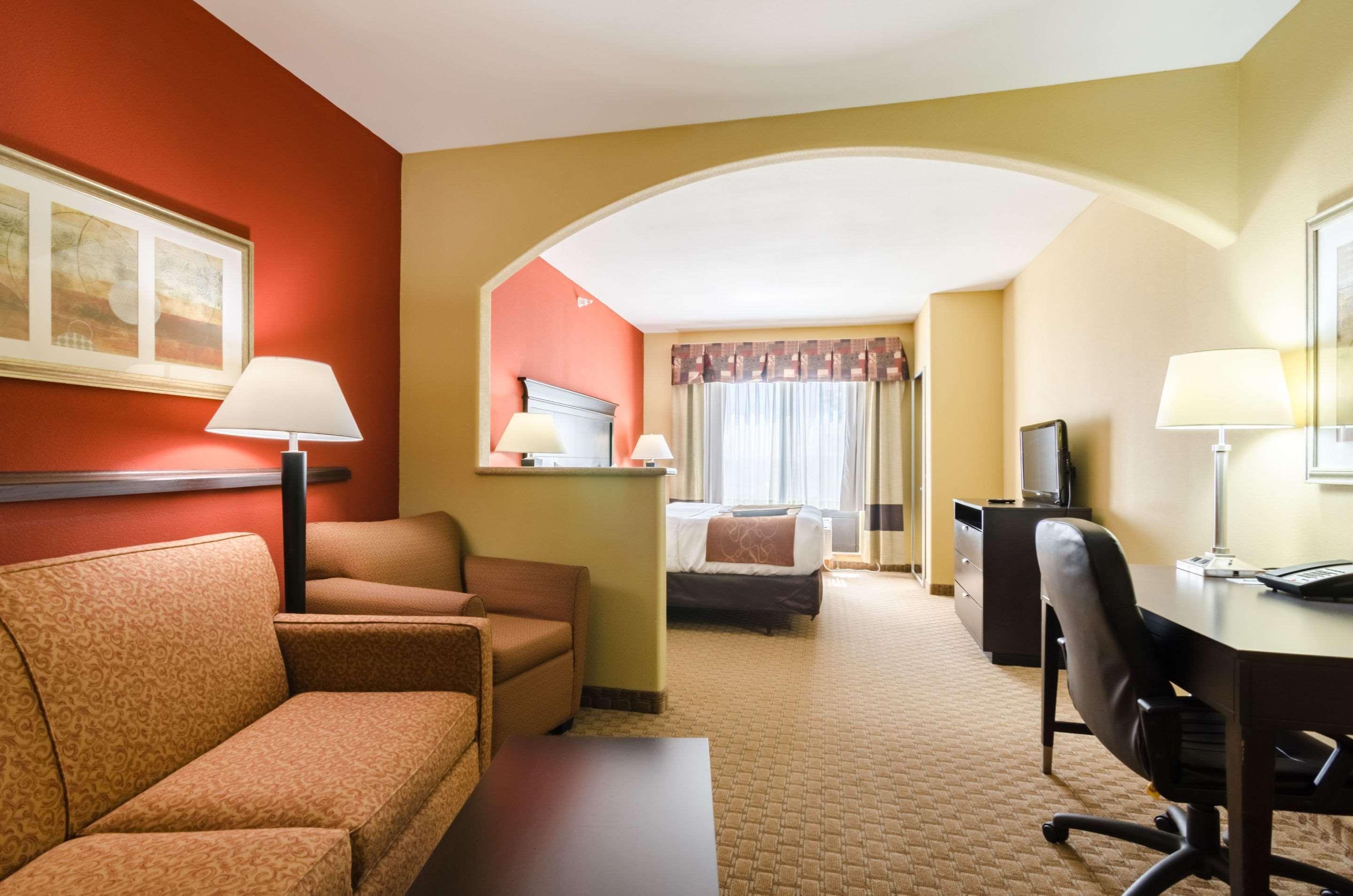 Comfort Suites Salina South Kültér fotó