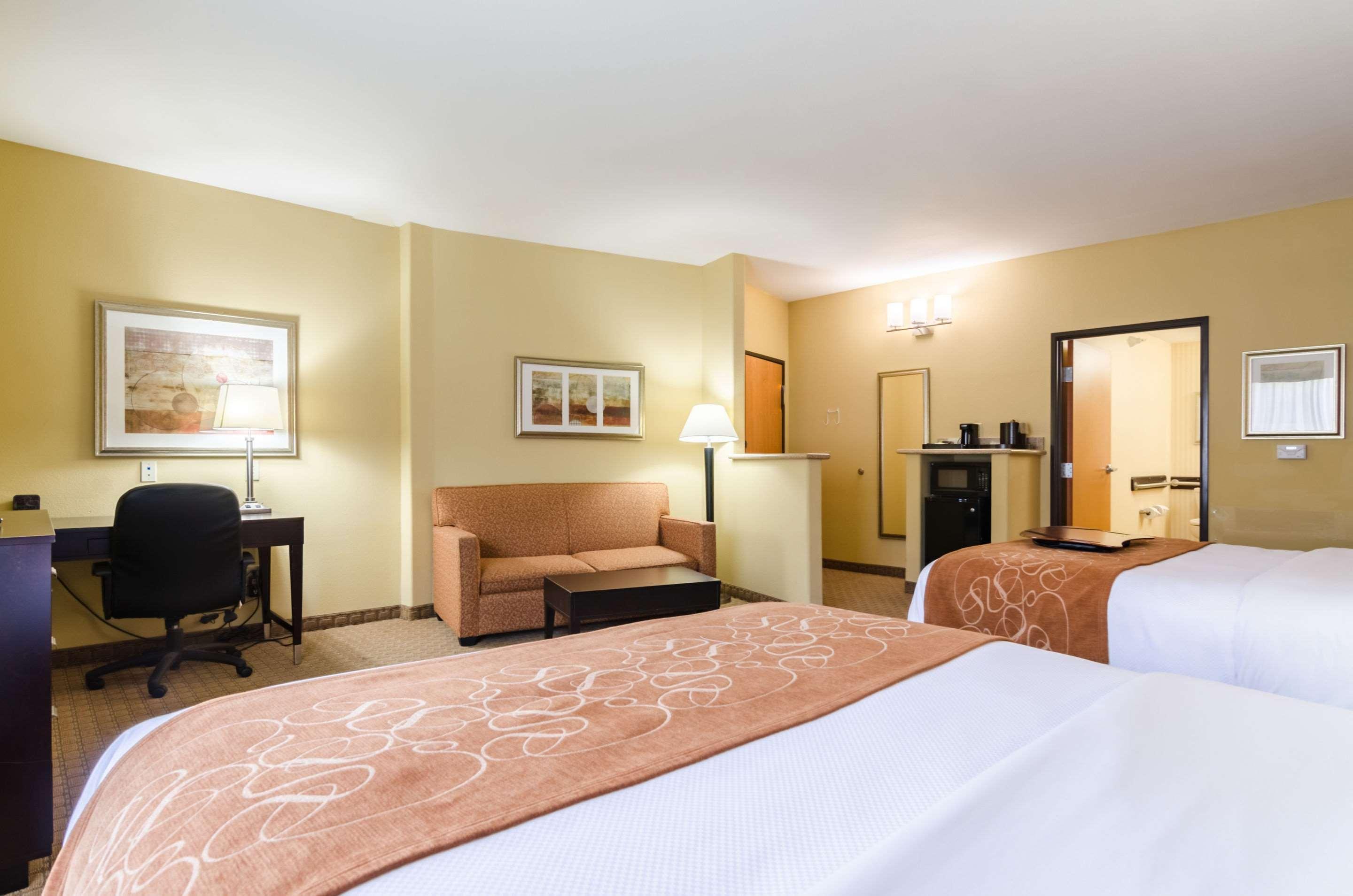 Comfort Suites Salina South Kültér fotó