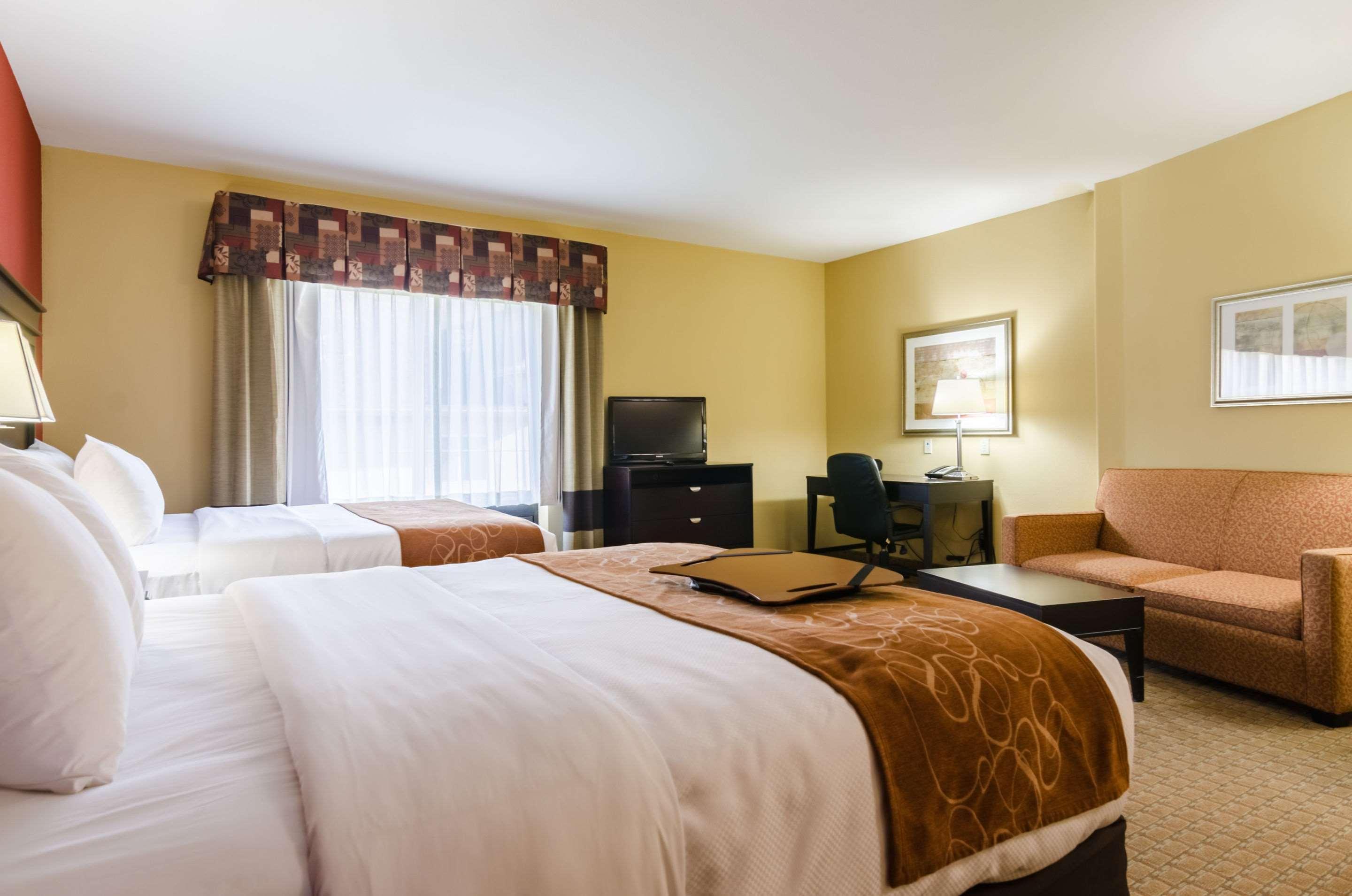 Comfort Suites Salina South Kültér fotó