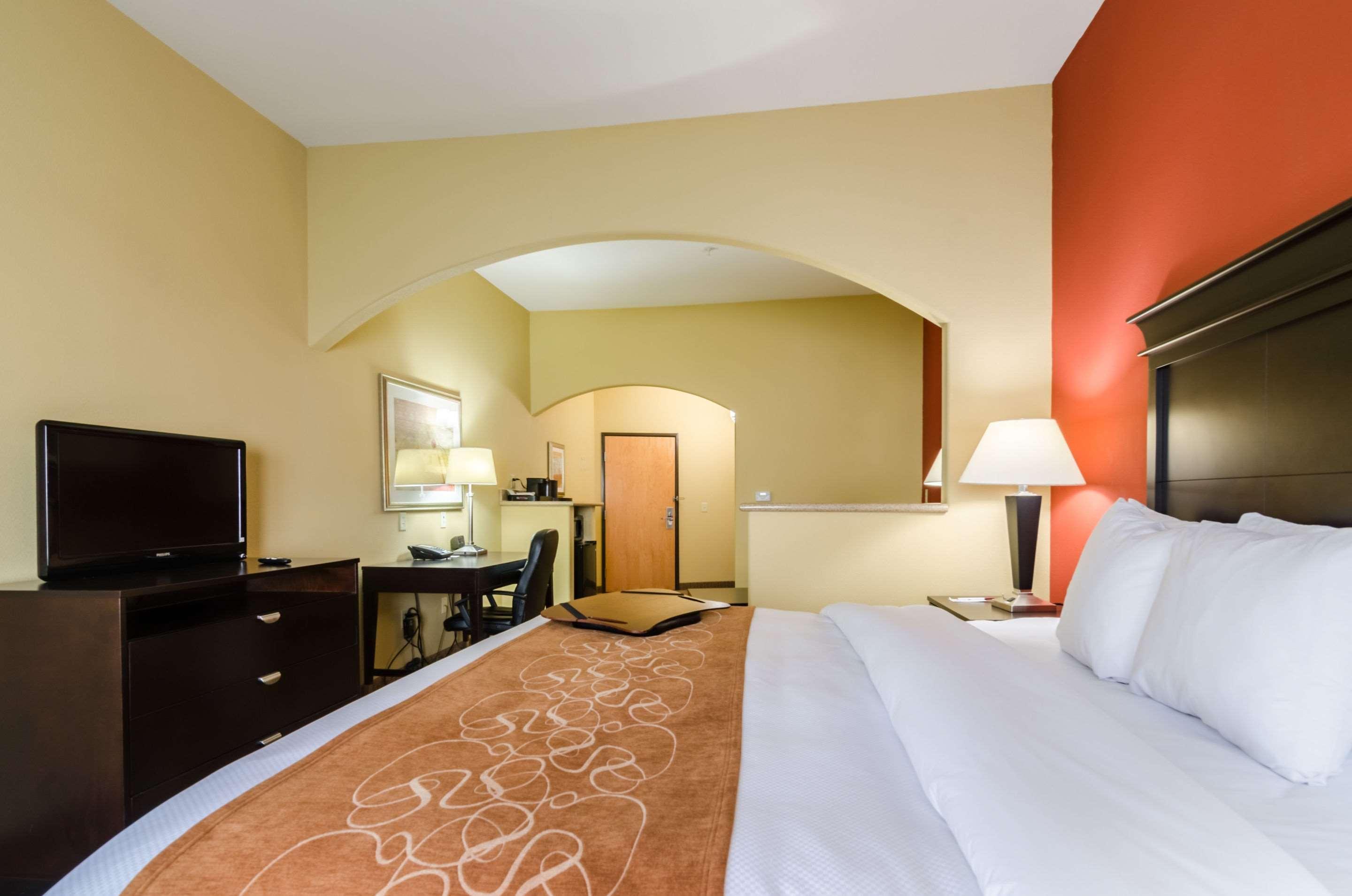 Comfort Suites Salina South Kültér fotó
