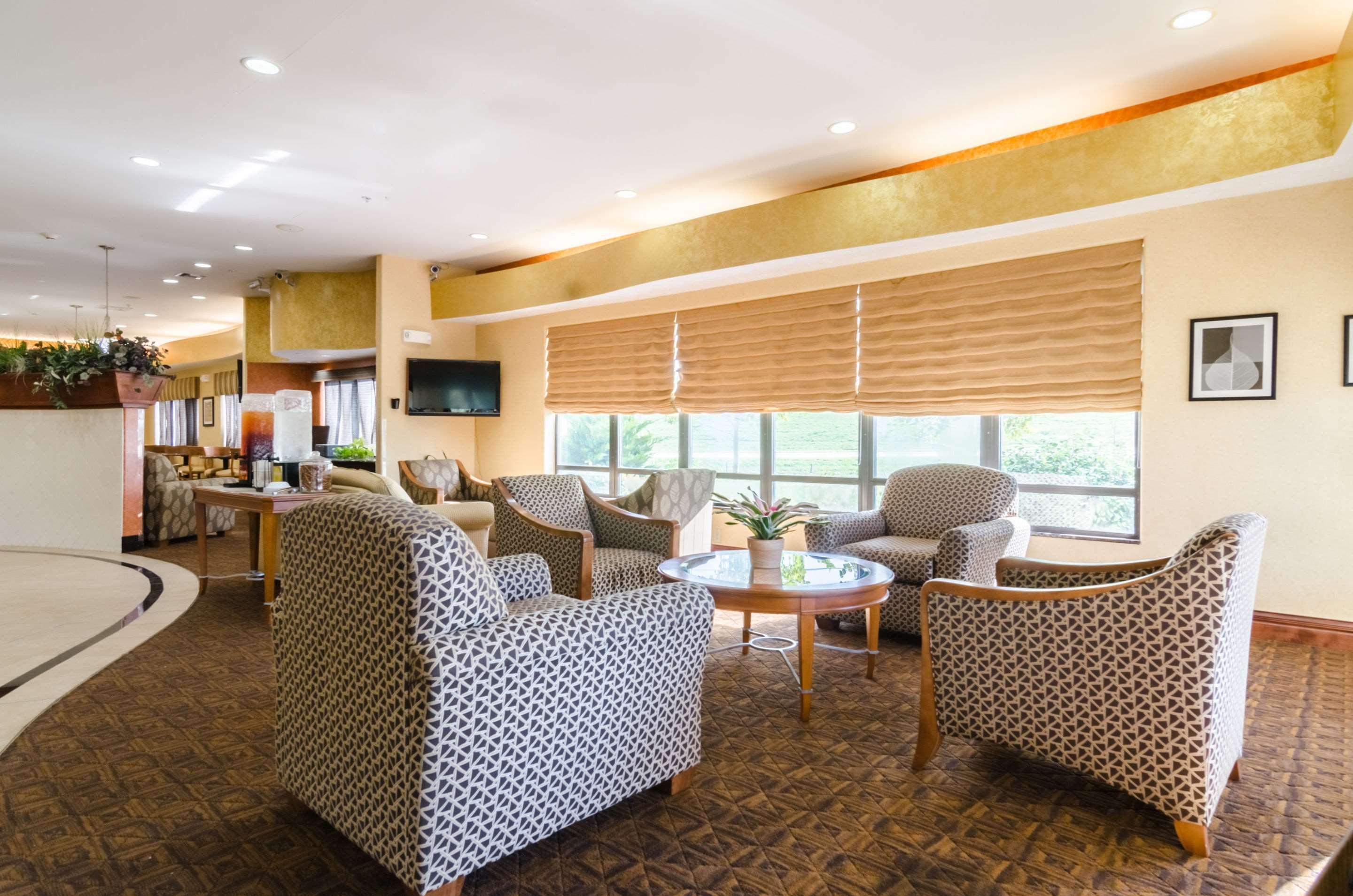 Comfort Suites Salina South Kültér fotó