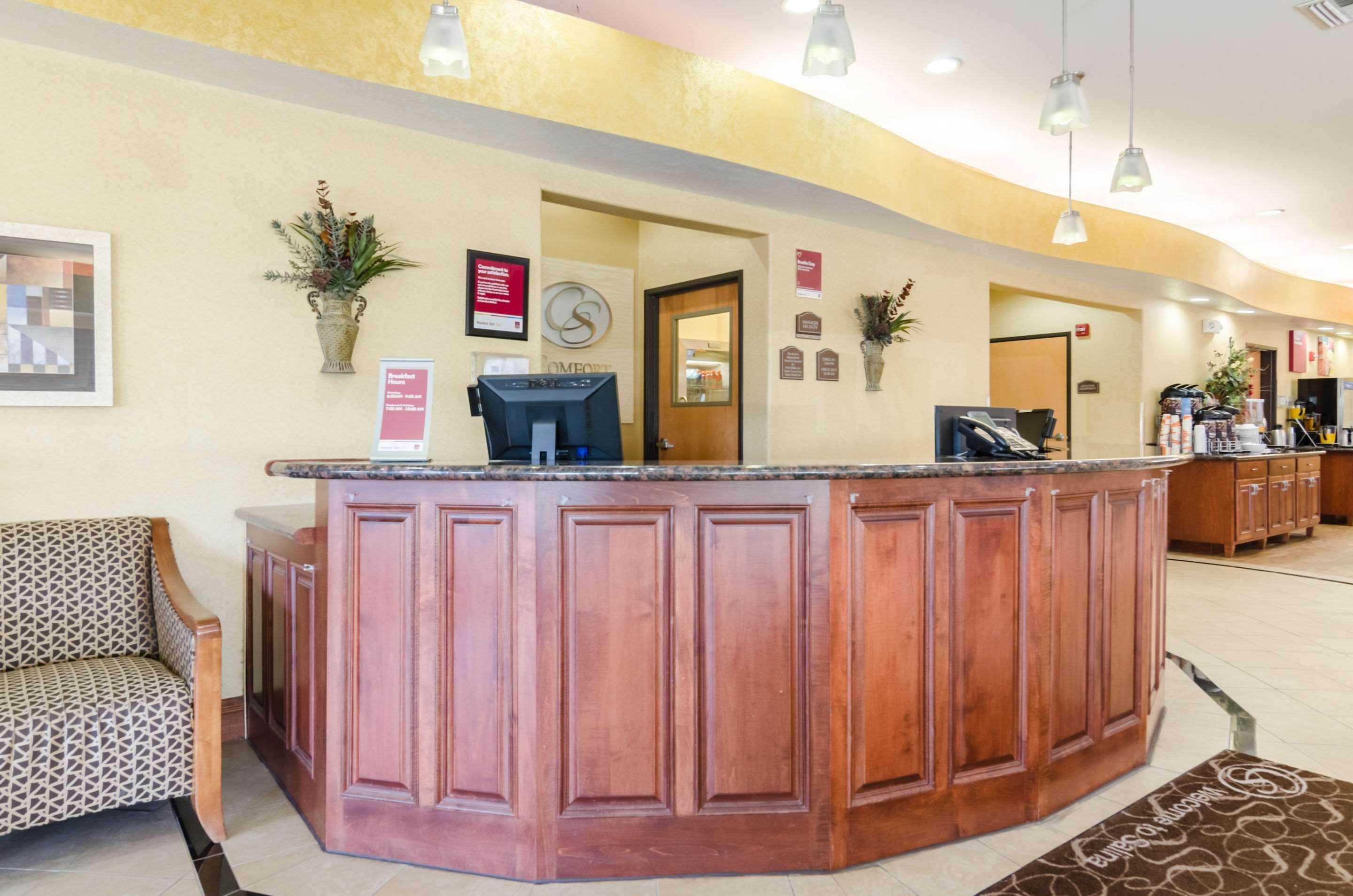 Comfort Suites Salina South Kültér fotó