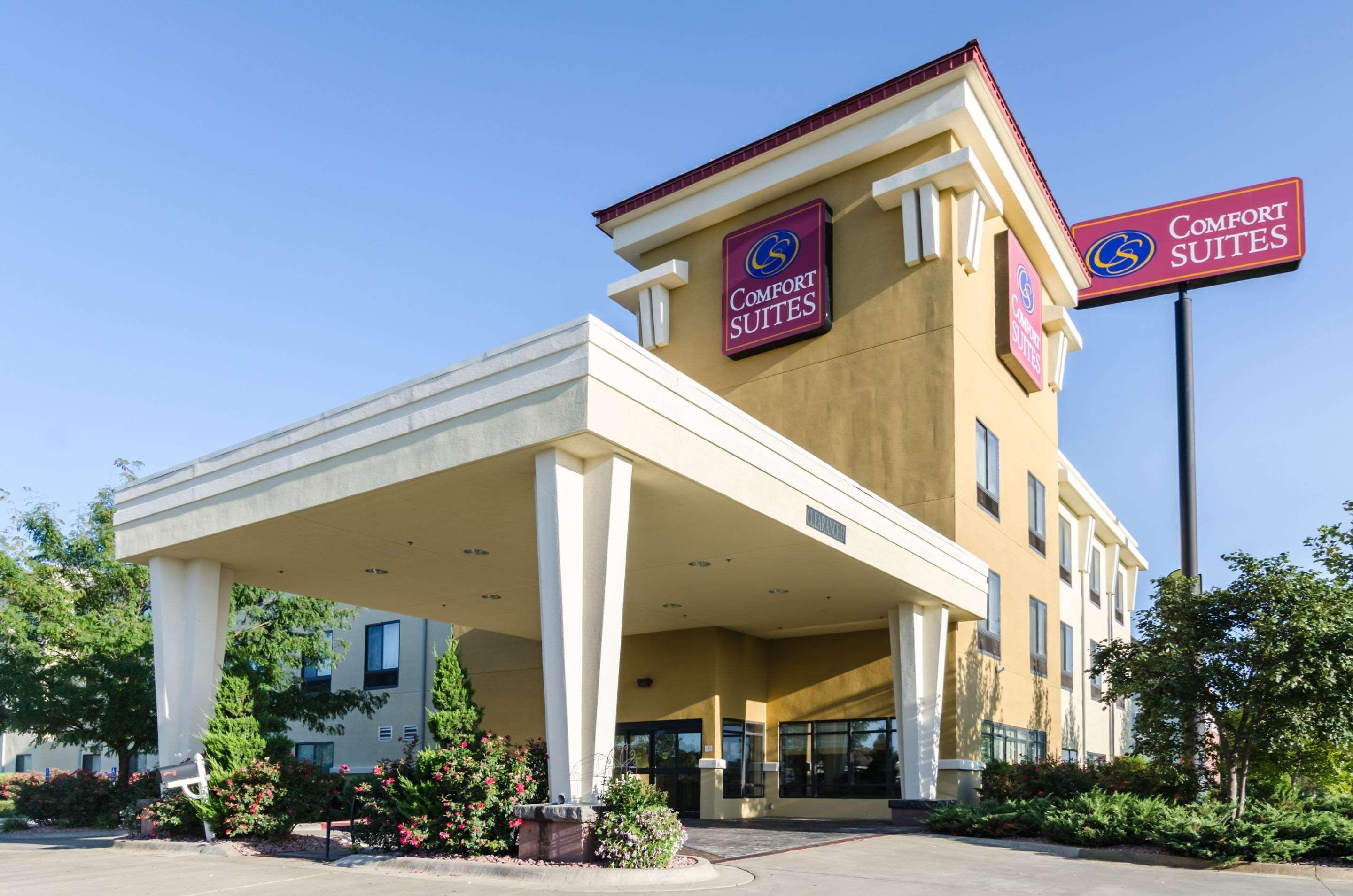Comfort Suites Salina South Kültér fotó