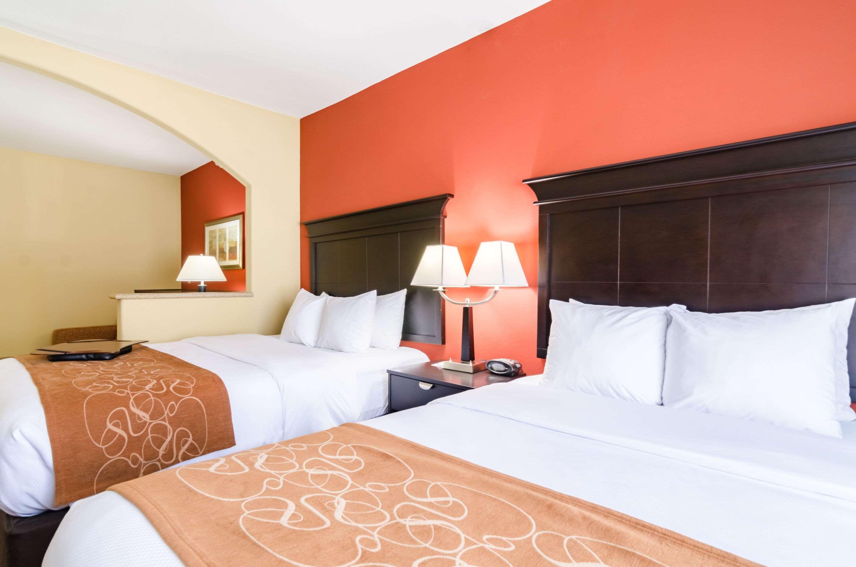 Comfort Suites Salina South Kültér fotó