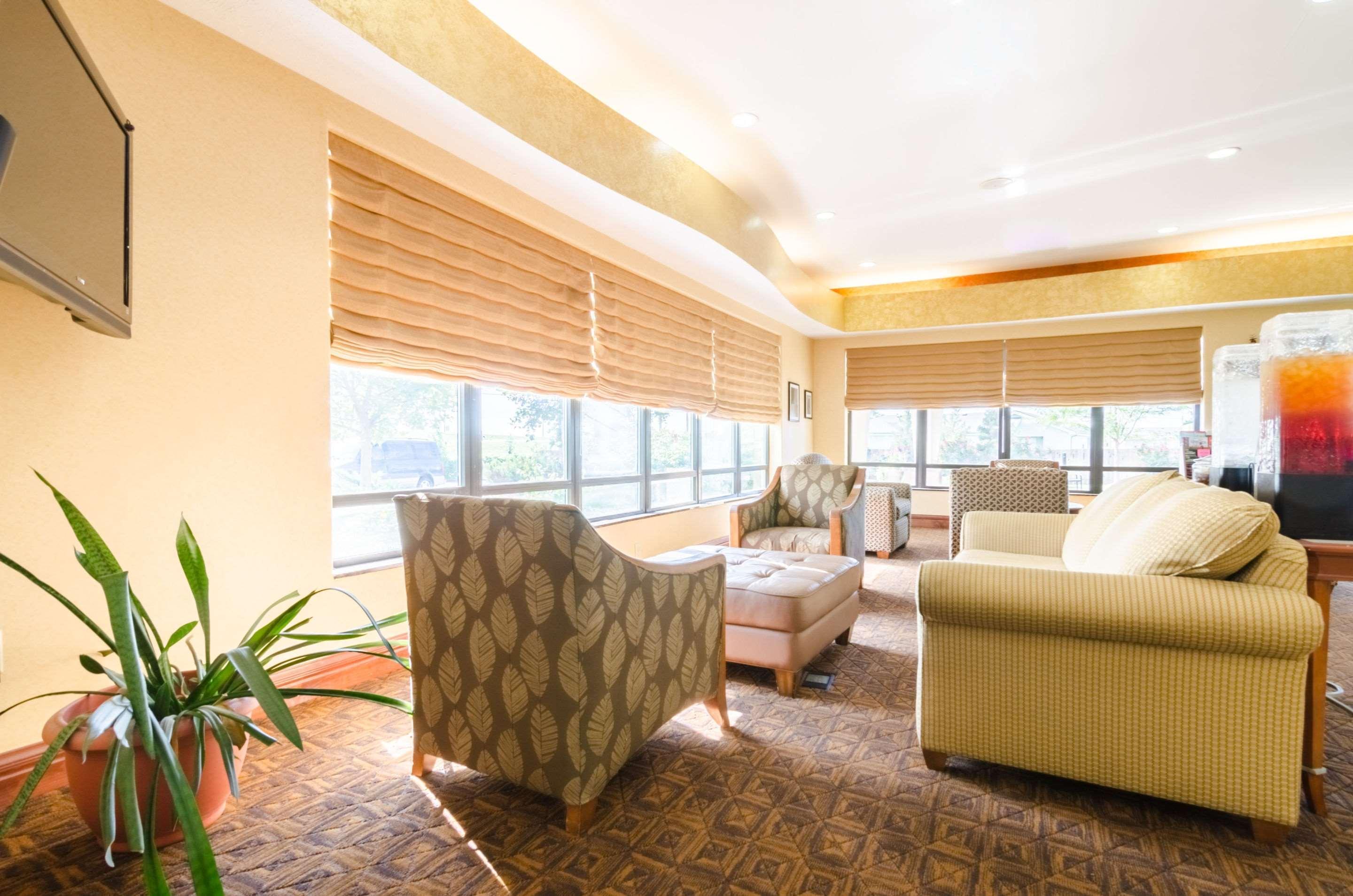 Comfort Suites Salina South Kültér fotó