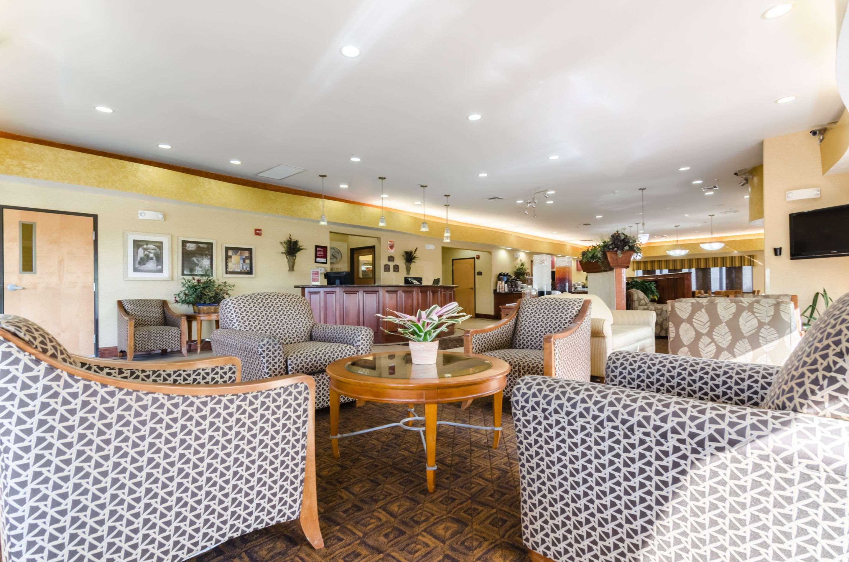 Comfort Suites Salina South Kültér fotó