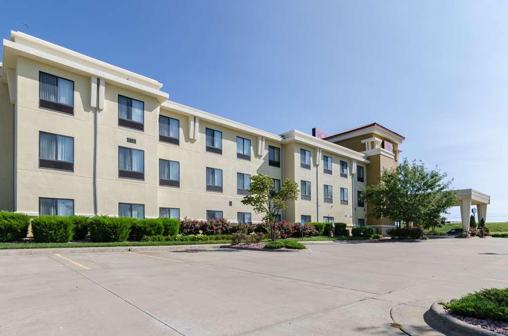 Comfort Suites Salina South Kültér fotó
